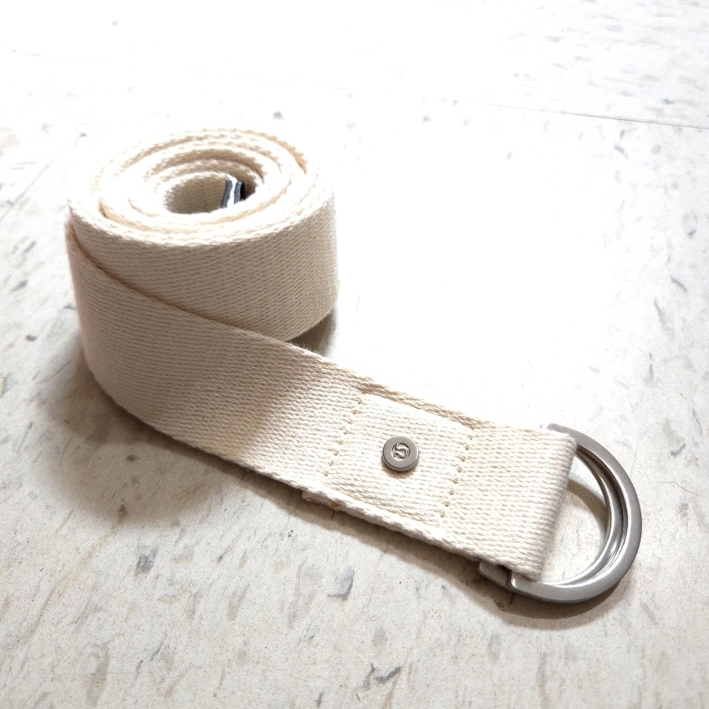 Lululemon | Cream Unisex O/S Belt with Silver Accent